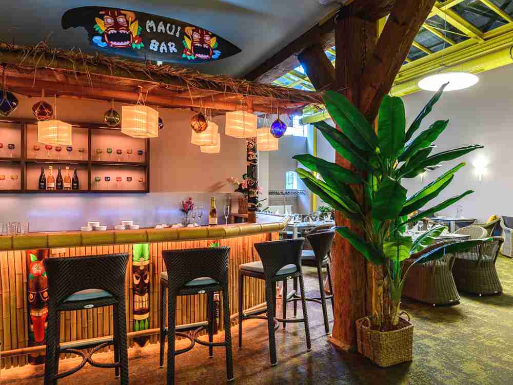 Eine individuelle Bar im Maui-Stil